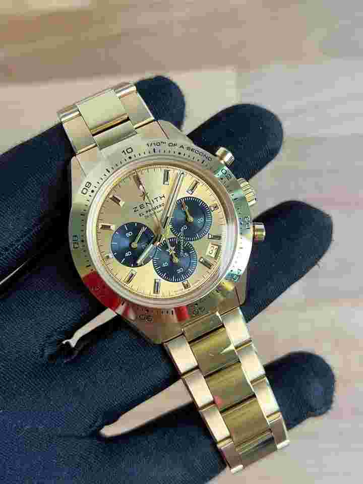 Zenith Chronomaster Sport
Champagne 18k Gold 2023