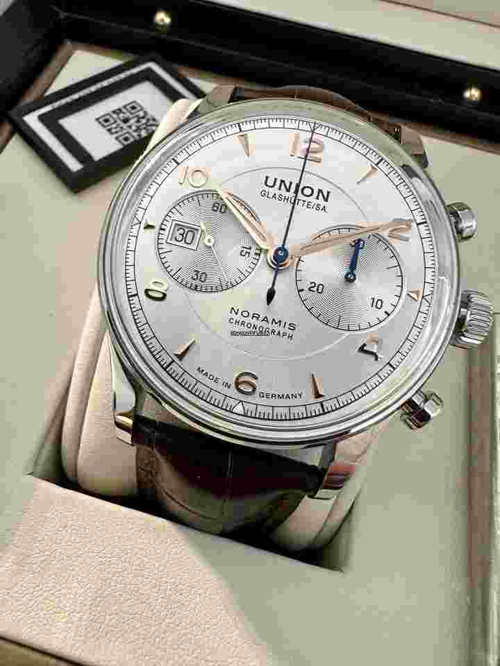 Union Glashütte Noramis Chronograph
Ungetragene Noramis Chronograph mit Lederband