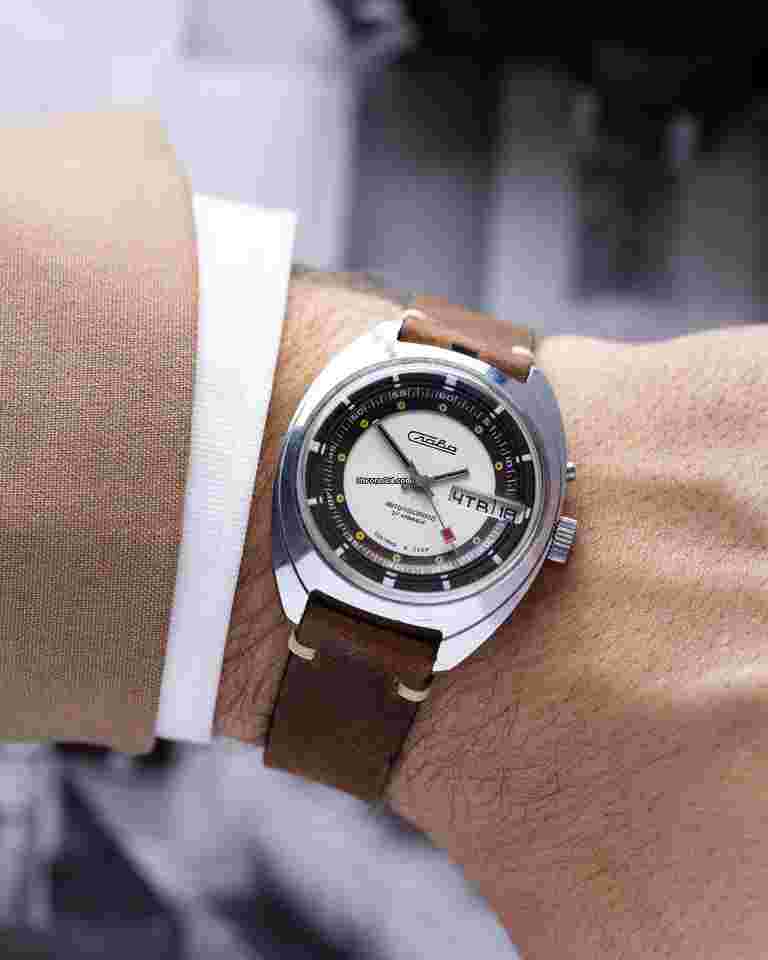Slava
Two tone teal dial Vintage Soviet Watch from 80's
