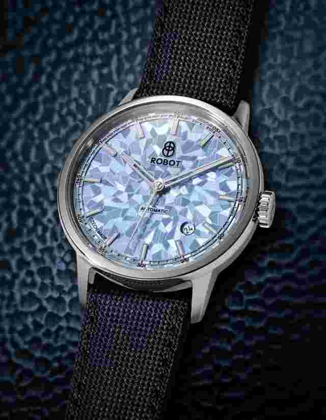 Robot Spectra Blue optional in silver or anthrazit