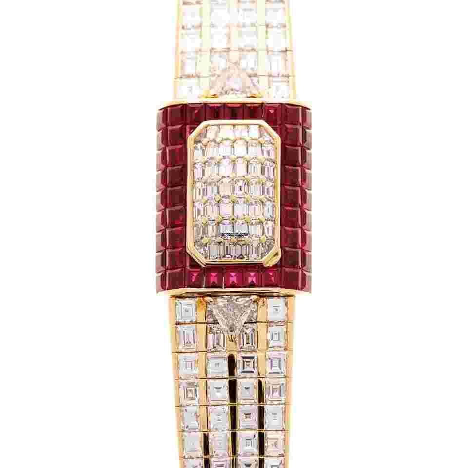 Piaget
Yellow Gold Baguette Diamond & Ruby Cover Watch