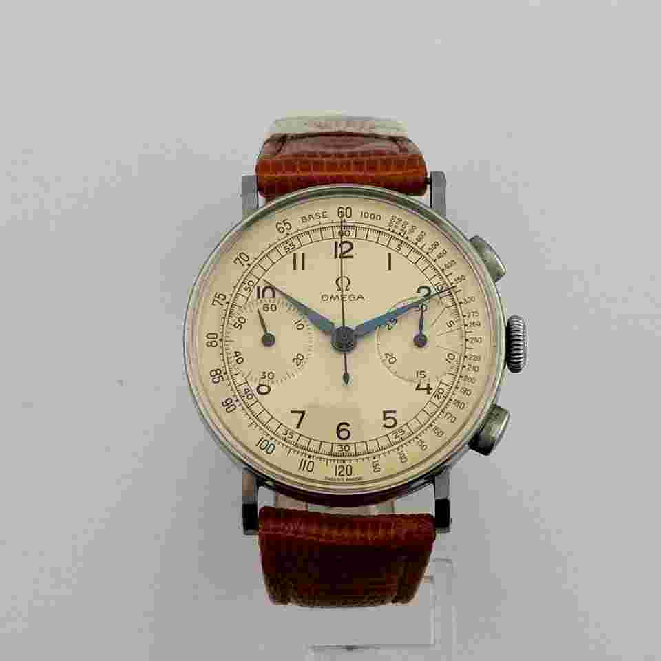 Omega
Chronograph Rare Calibre 33.3 Acier Staybrite Top Condition Box Swiss Made