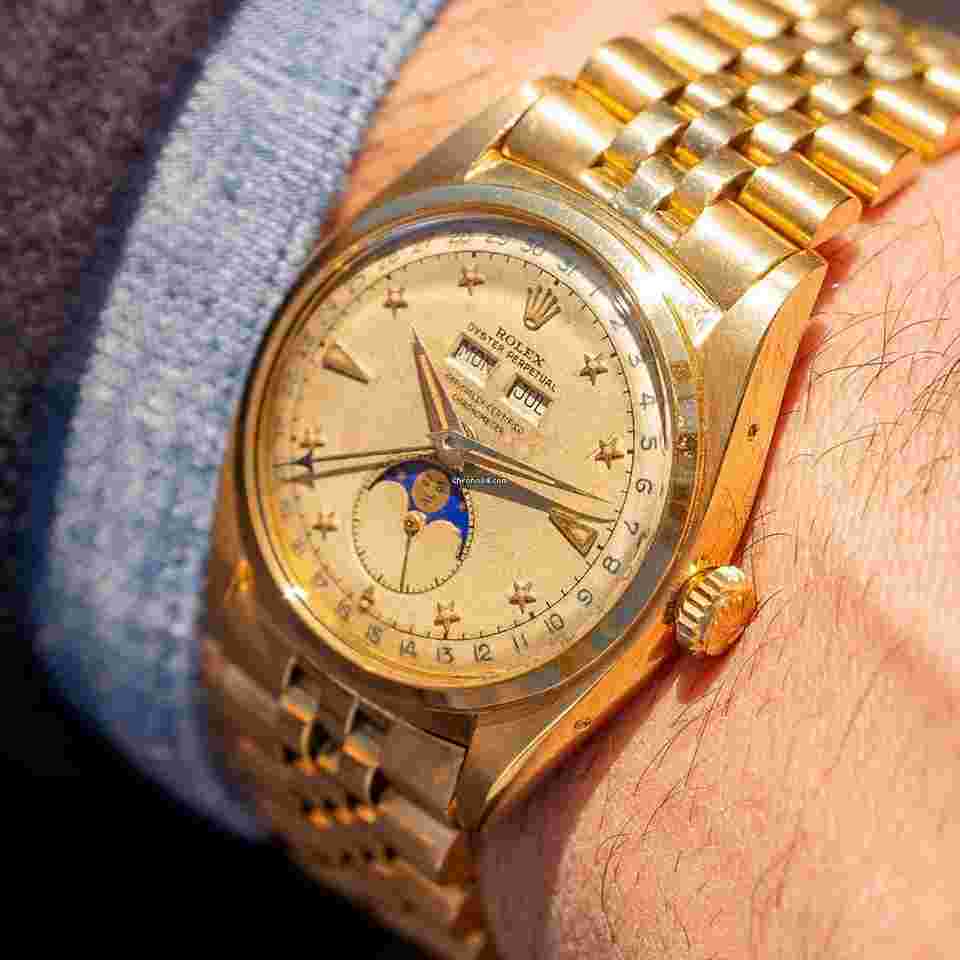 Rolex Oyster Perpetual 36
Ref. 6062 with Star Dial "Stelline" - Triple Calendar with Moonphase from 1951