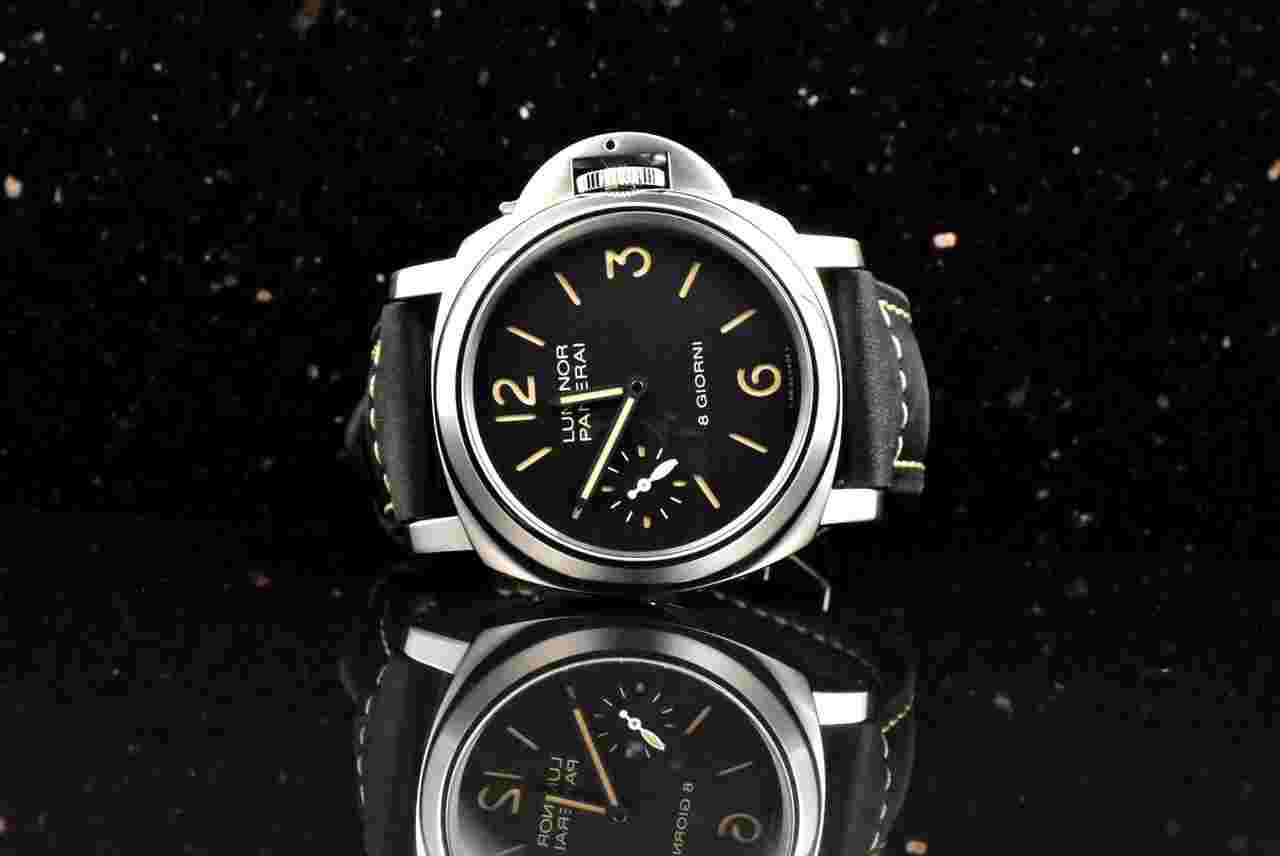 Panerai Luminor Men's Black Watch - PAM00915