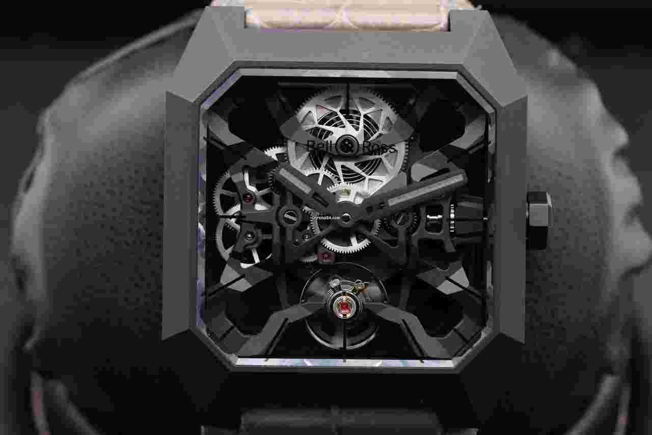 Bell & Ross BR 03
Cyber Ceramic BR03-CTBER-CE