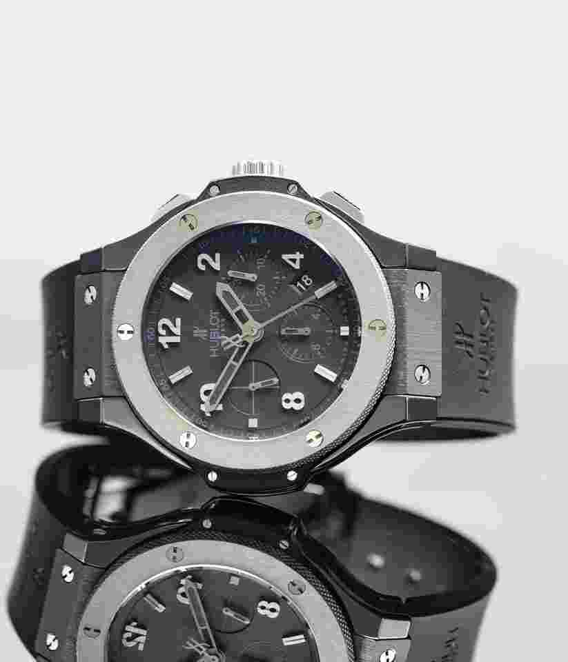 Hublot Big Bang 44 mm
Ice Bang Chronograph 44MM Black Dial 301.CT.130.RX Box and Papers