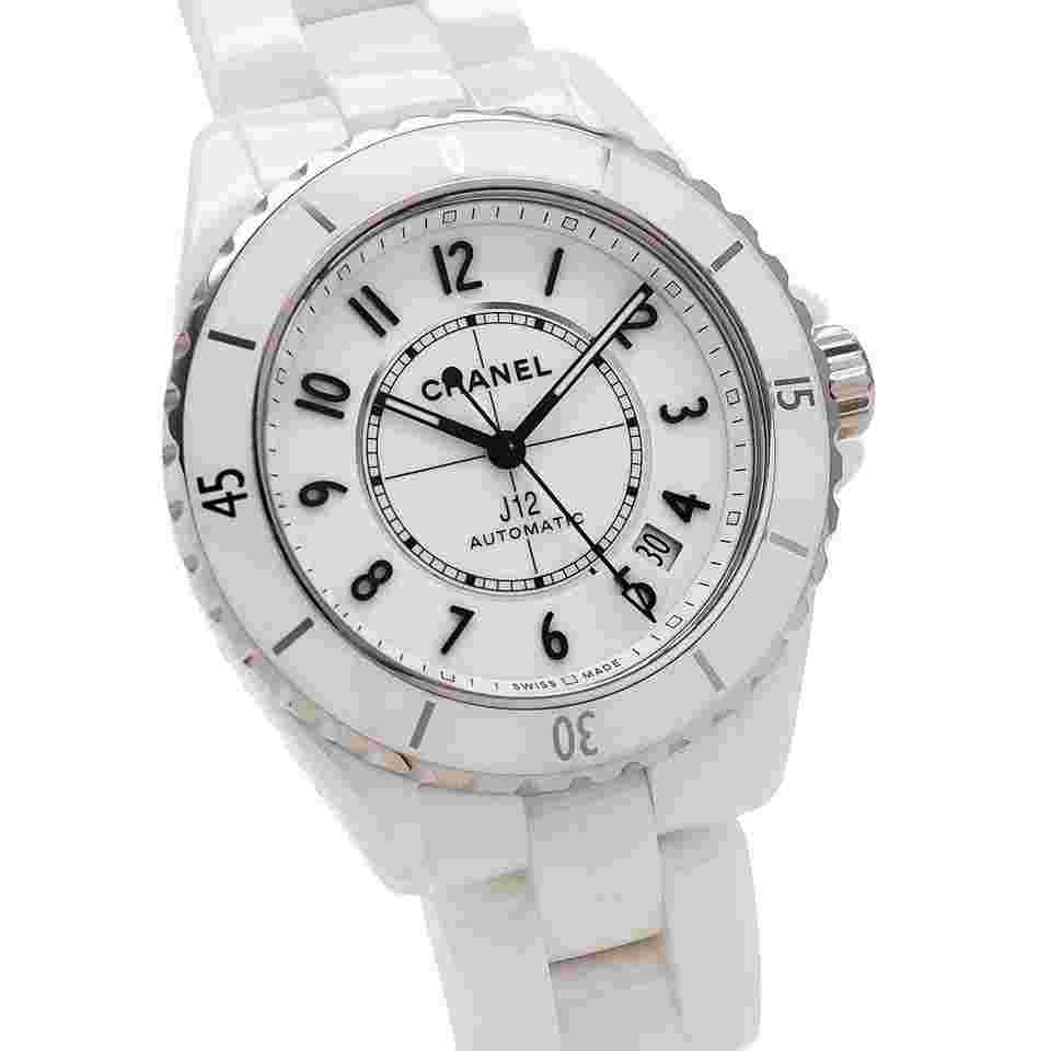 Chanel J12
White Ceramic 38mm Ref.H5700 Warranty Dated November 2024