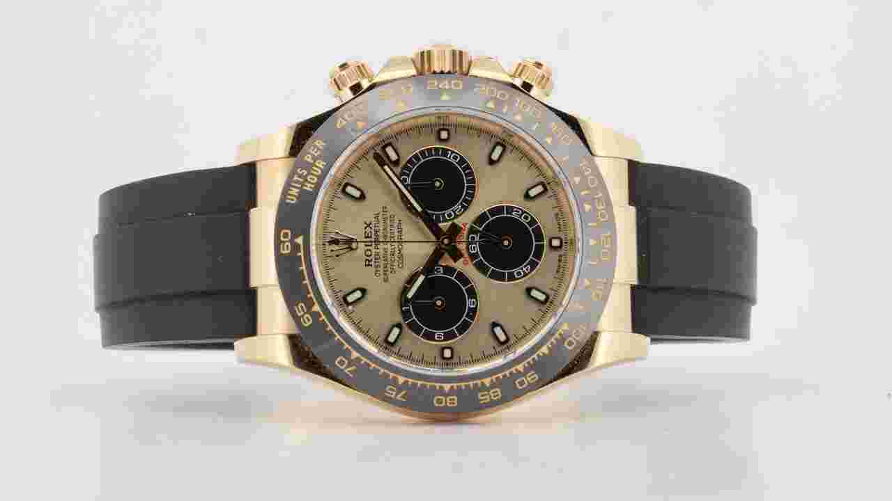 Rolex Daytona
116518LN Pikachu Dial 2021 Like New Full Set White Tag Original Invoice