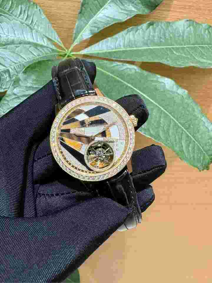Jaeger-LeCoultre
Q3412403