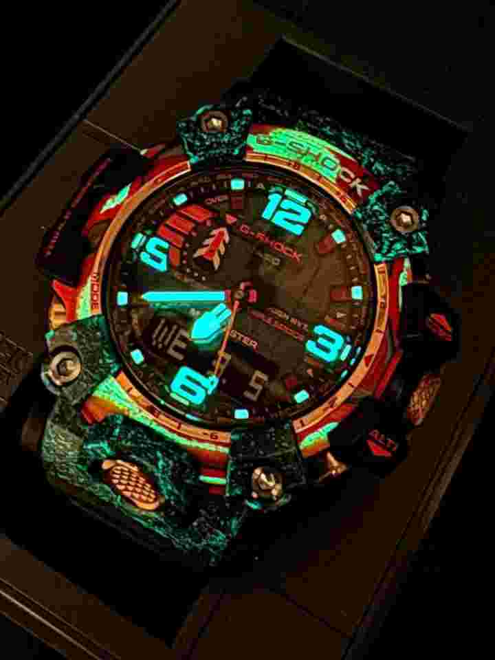 Casio G-Shock FORGED CARBON MUDMASTER 40th Anniversary Flare Red GWG2040FR-1A