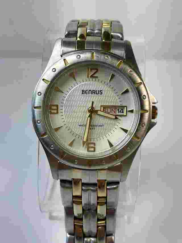 Benrus 330Ft Ref.BN6011 Calendar Day/Date White Textured Dial Two-Tone Case Bracelet Vintage