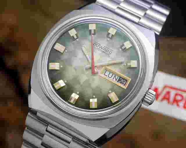 Duward New Old Stock NOS Automatic green mosaic dial vintage watch ETA 2789 SERVICED WARRANTY Green dial with an engine-turned circular pattern. A beauty!