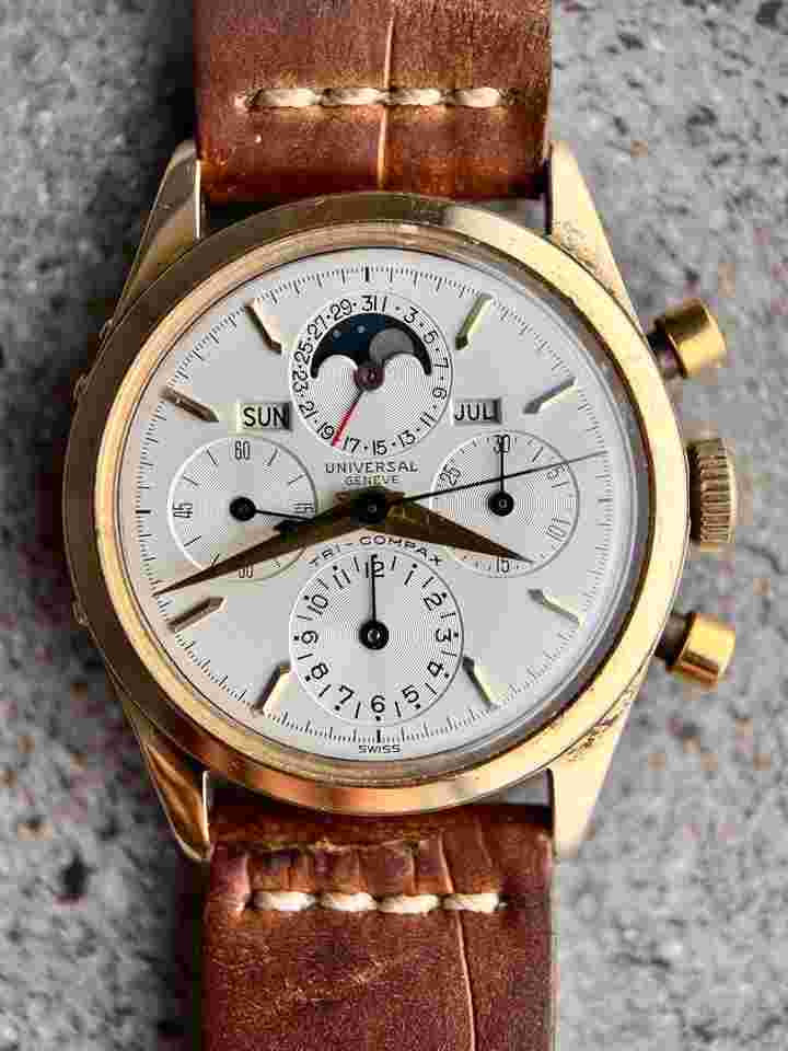 Universal Genève Tri-Compax
Vintage Chronograph ref 522100 Gold Case