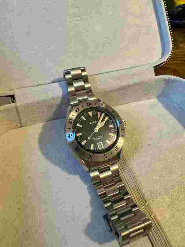 Vaer G5 Pacific Steel 39mm Auto Fully automatic TRUE GMT using the Miyota 9075 movement